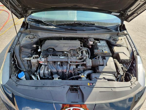 2021 HYUNDAI ELANTRA SE