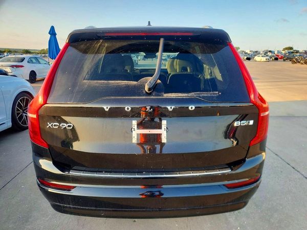 2023 VOLVO XC90