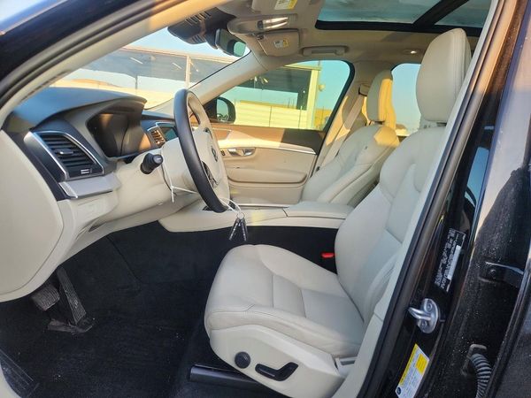 2023 VOLVO XC90