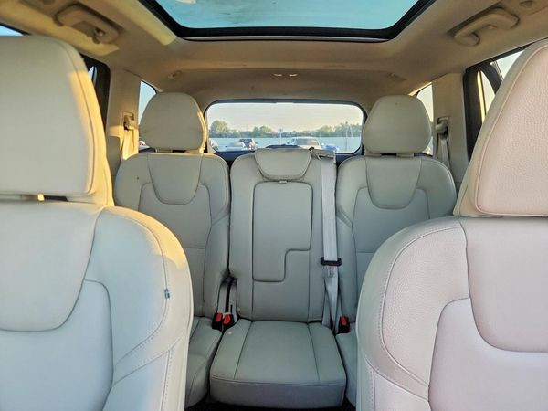 2023 VOLVO XC90