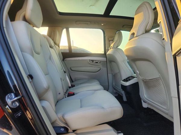2023 VOLVO XC90