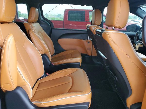 2023 CHRYSLER PACIFICA Pinnacle