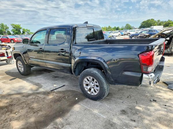 2018 TOYOTA TACOMA