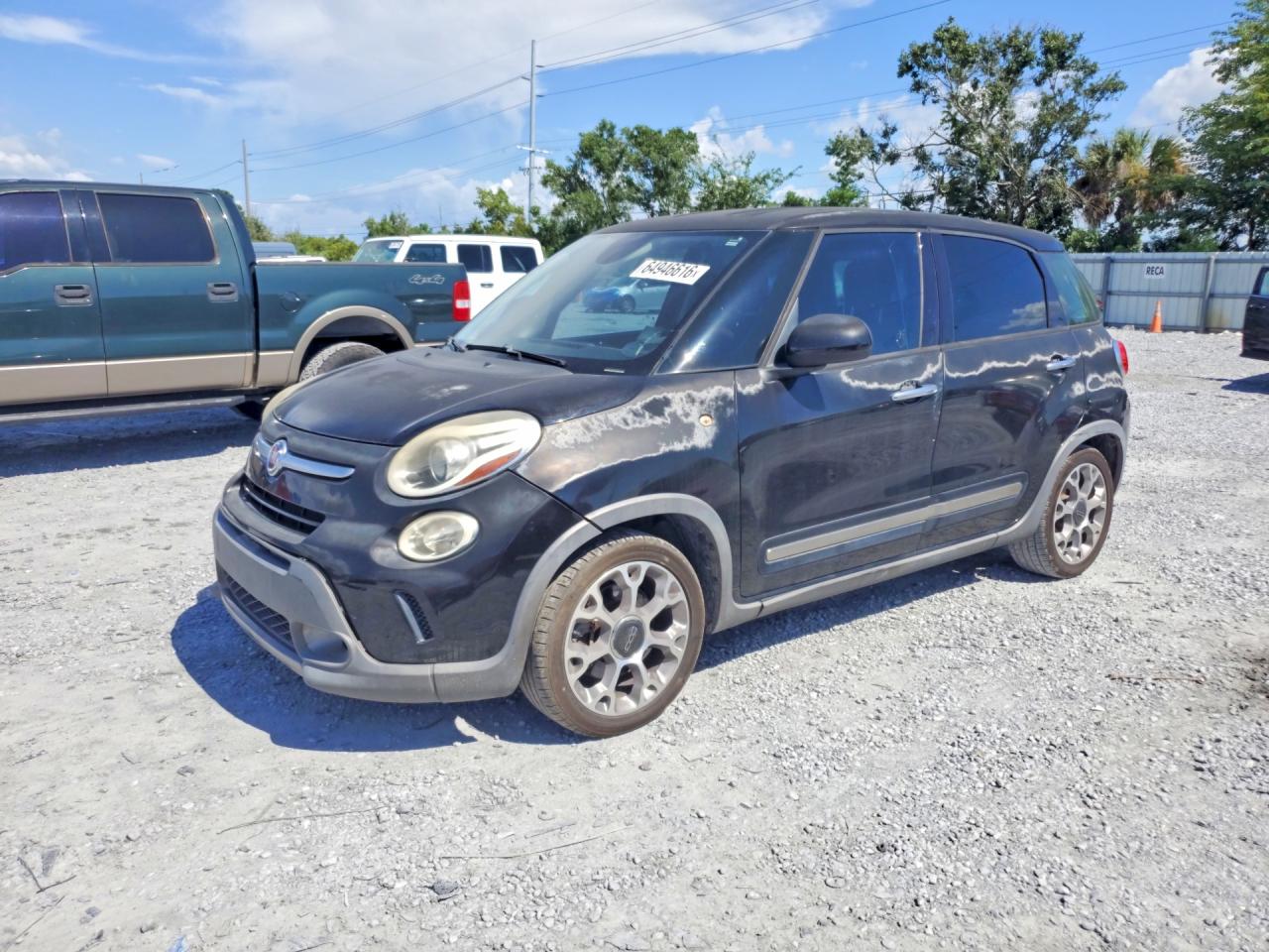 2014 FIAT 500 TREKKING — Front 3/4