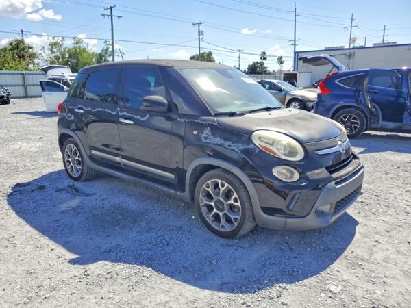 2014 FIAT 500 TREKKING — Passenger 3/4