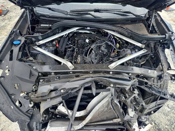 2021 BMW X6 xDrive40i — Engine bay