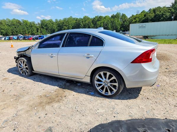 2016 VOLVO S60 SV35 Platinum