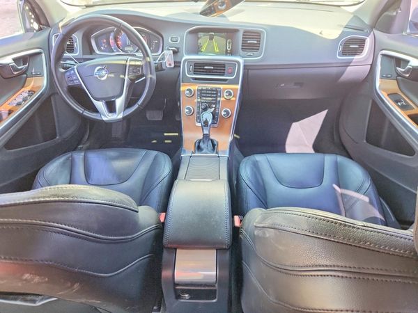 2016 VOLVO S60 SV35 Platinum