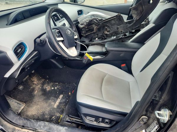 2016 TOYOTA PRIUS