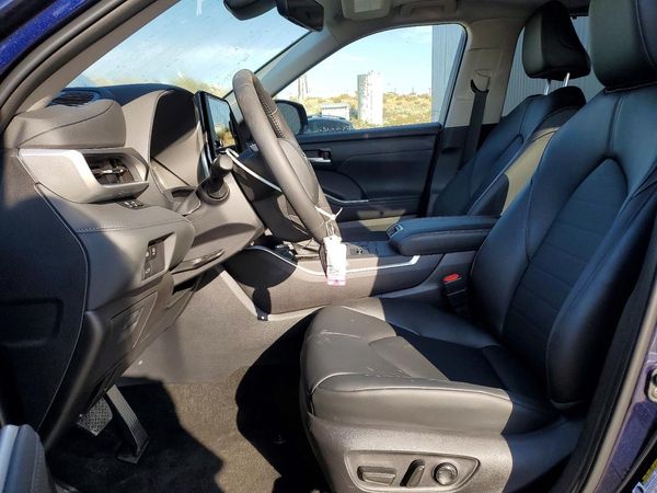 2026 TOYOTA HIGHLANDER