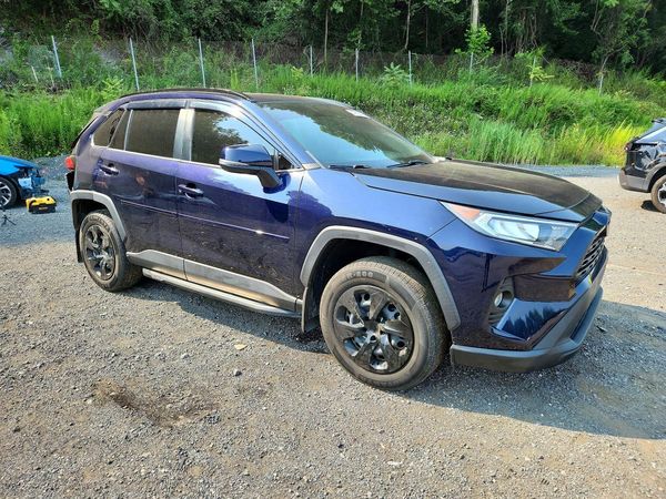 2020 TOYOTA RAV4 XLE Premium