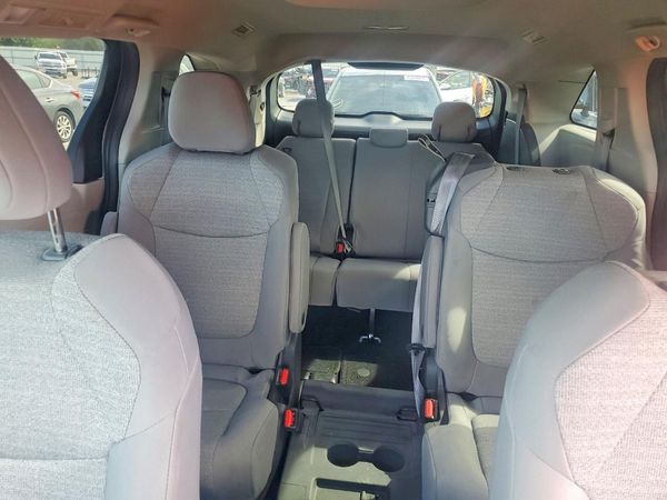 2021 TOYOTA SIENNA LE