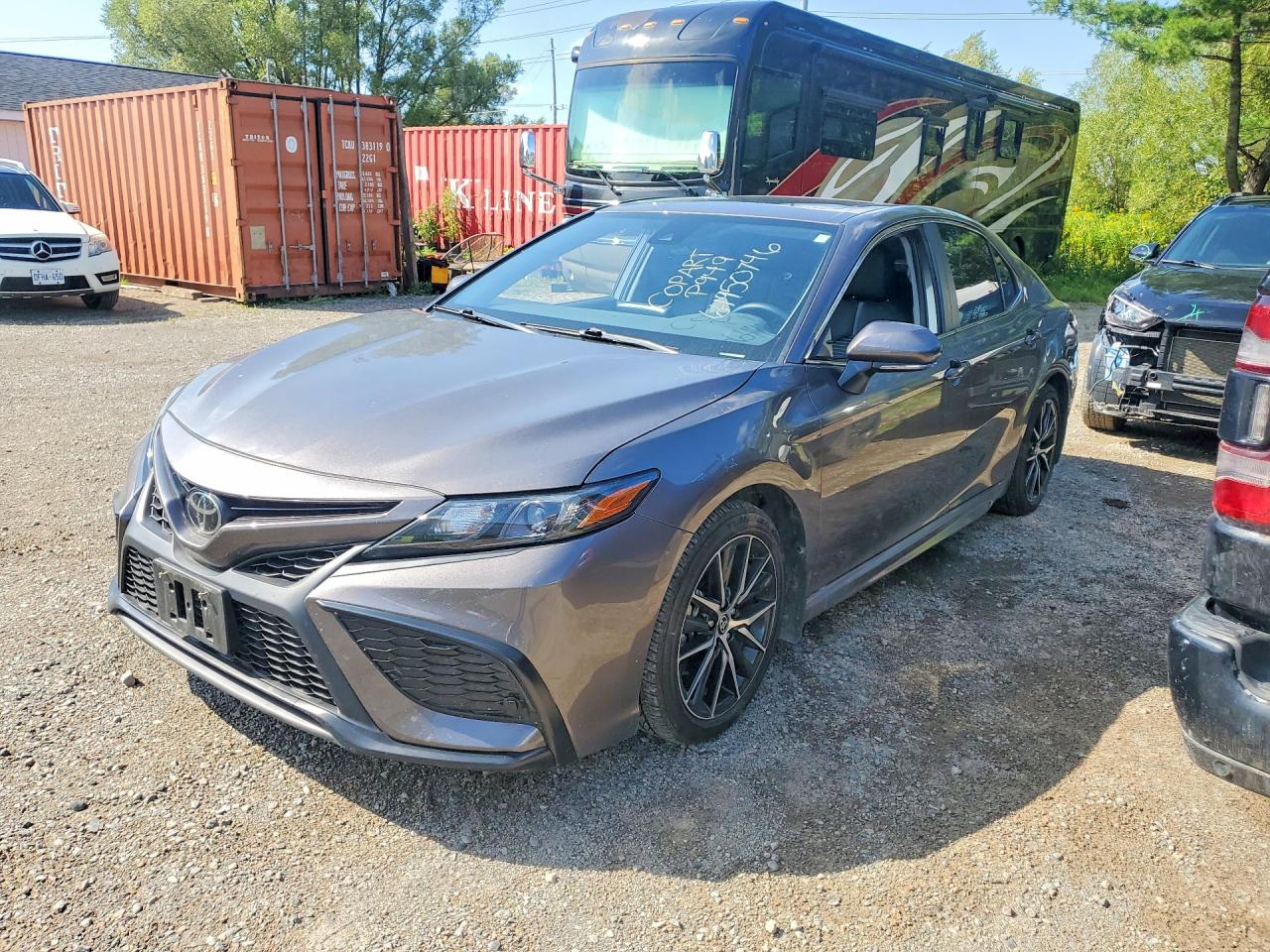 2024 TOYOTA CAMRY SE — Front 3/4