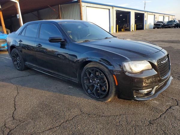 2020 CHRYSLER 300