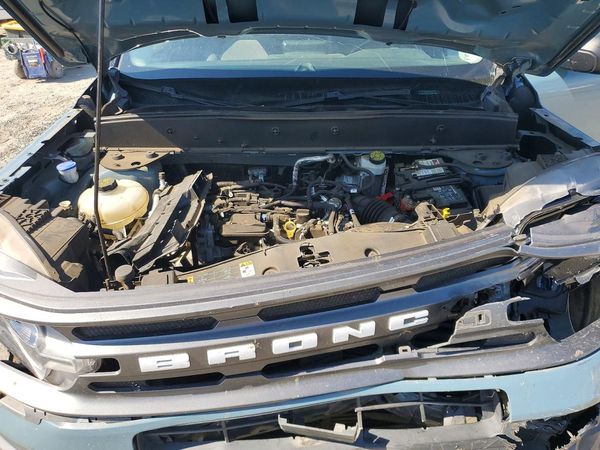 2021 FORD BRONCO Big Bend — Engine bay
