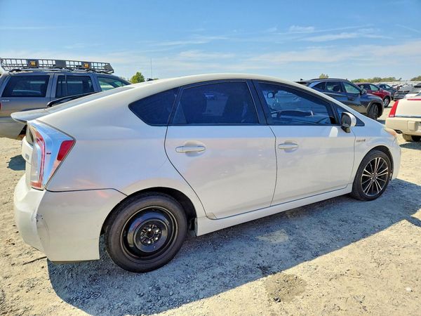 2015 TOYOTA PRIUS