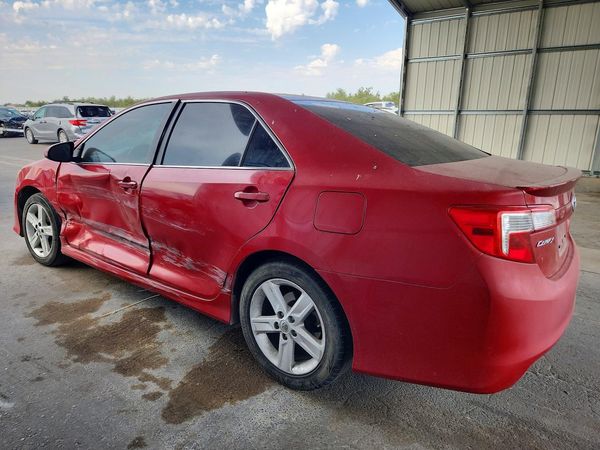 2014 TOYOTA CAMRY