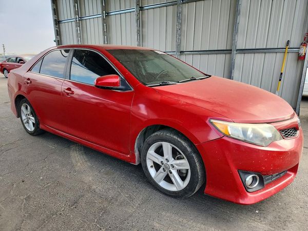 2014 TOYOTA CAMRY