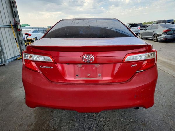 2014 TOYOTA CAMRY