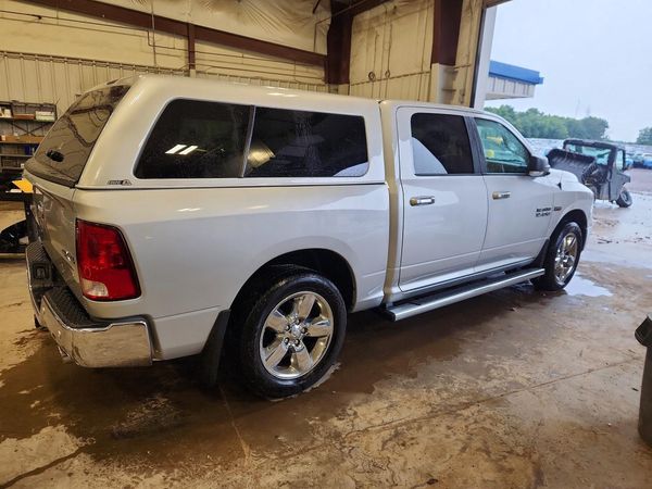 2018 RAM 1500 SLT CREW CAB 4X4