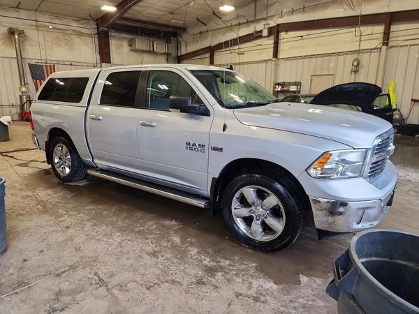 2018 RAM 1500 SLT CREW CAB 4X4
