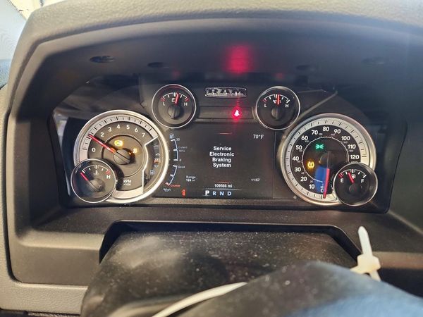 2018 RAM 1500 SLT CREW CAB 4X4