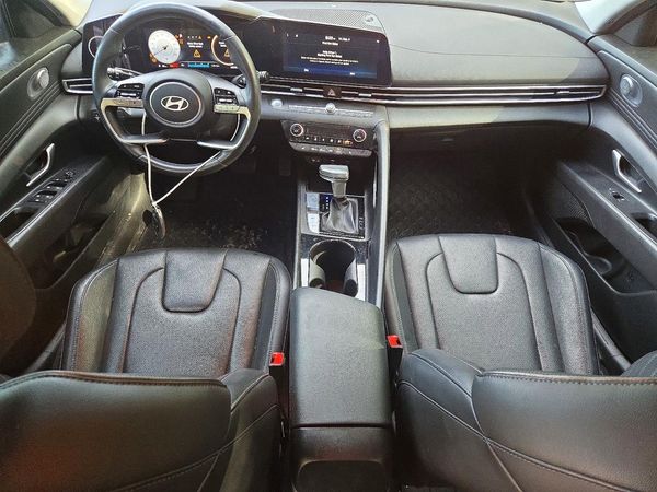 2024 HYUNDAI ELANTRA
