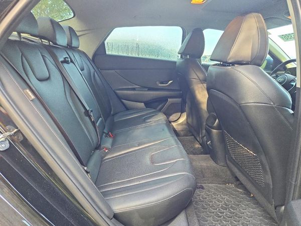 2024 HYUNDAI ELANTRA