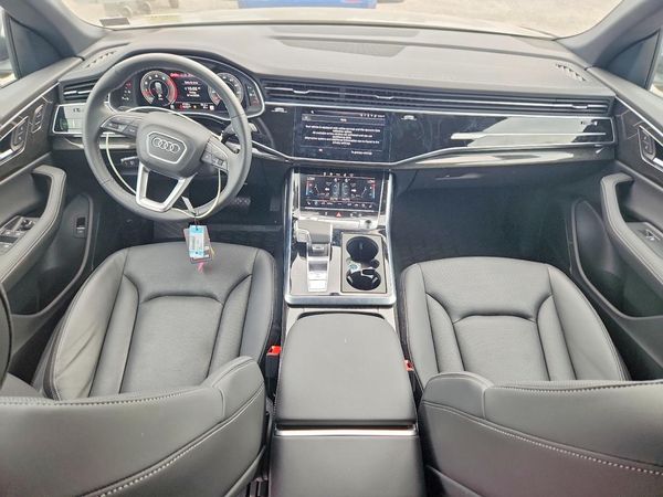 2026 AUDI Q8