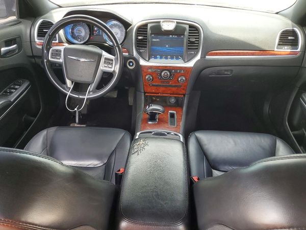 2013 CHRYSLER 300 Base/Limited