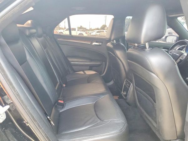 2013 CHRYSLER 300 Base/Limited