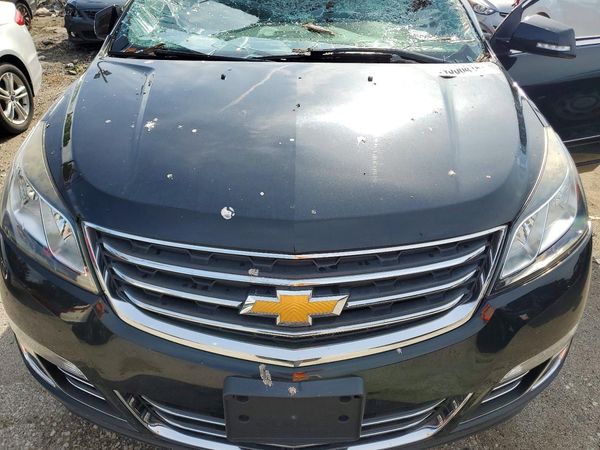 2013 CHEVROLET TRAVERSE LTZ — Engine bay