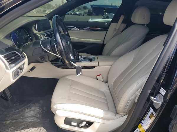 2019 BMW 740