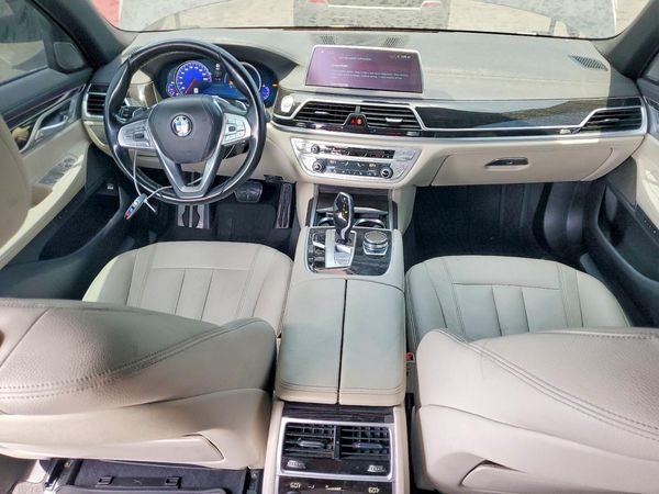 2019 BMW 740