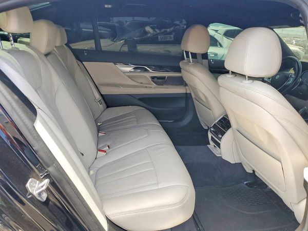 2019 BMW 740