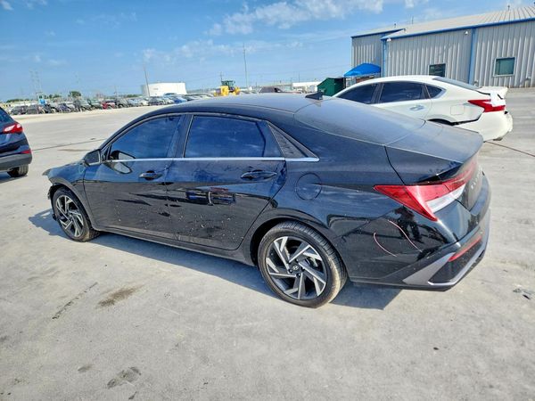 2024 HYUNDAI ELANTRA