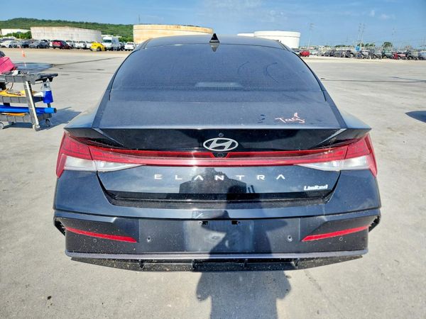 2024 HYUNDAI ELANTRA