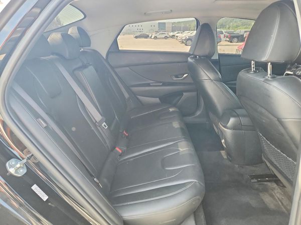 2024 HYUNDAI ELANTRA