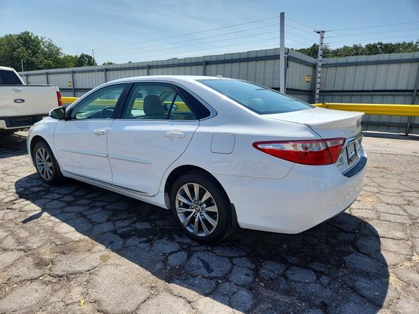 2017 TOYOTA CAMRY