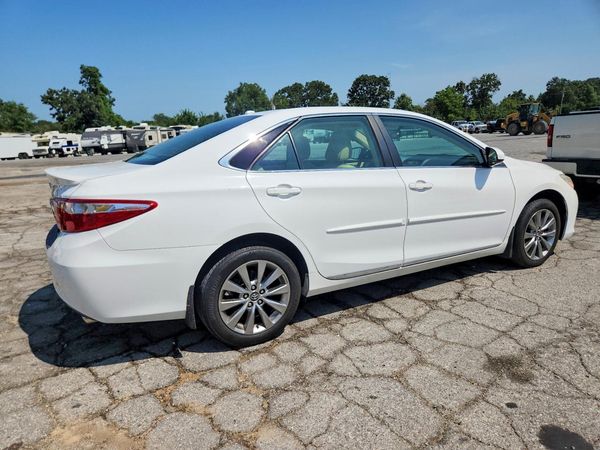 2017 TOYOTA CAMRY