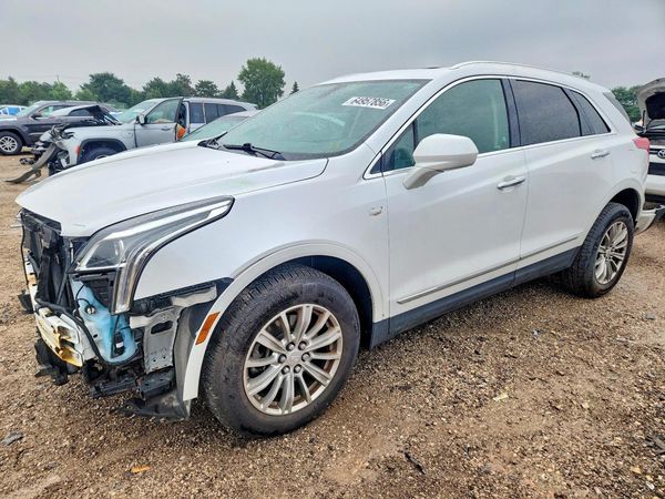 2017 CADILLAC XT5