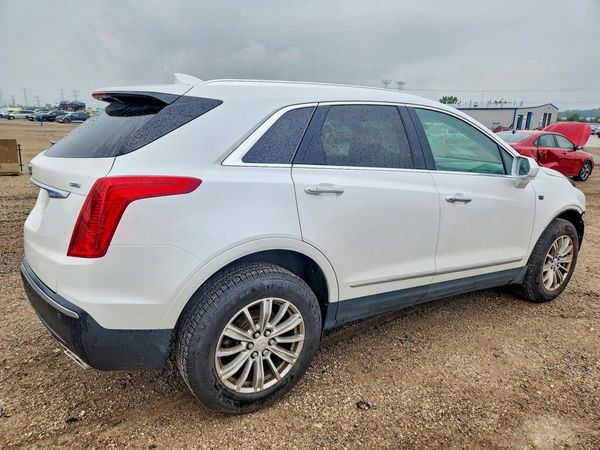 2017 CADILLAC XT5