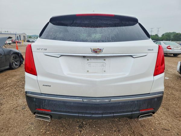 2017 CADILLAC XT5