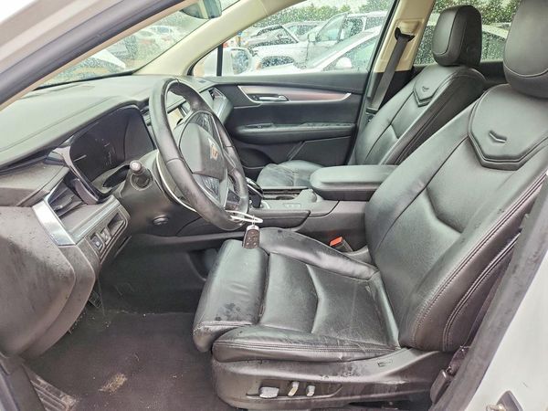 2017 CADILLAC XT5