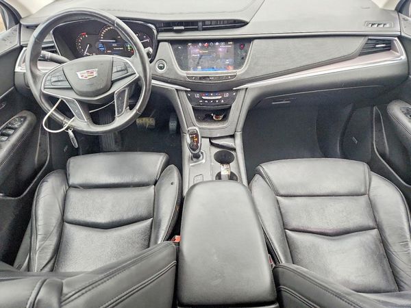 2017 CADILLAC XT5