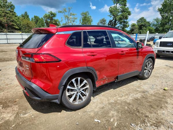 2022 TOYOTA COROLLA CROSS XLE