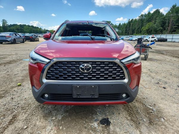 2022 TOYOTA COROLLA CROSS XLE