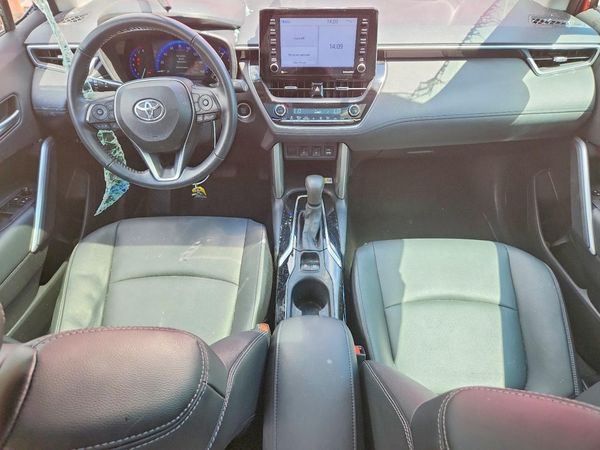 2022 TOYOTA COROLLA CROSS XLE