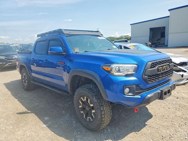 2017 TOYOTA TACOMA