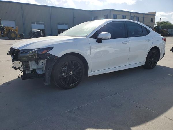 2026 TOYOTA CAMRY